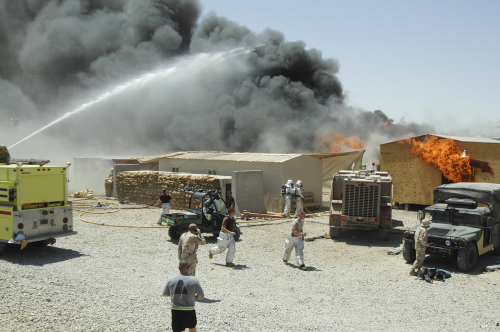 Firefighters fight fire in Iraq