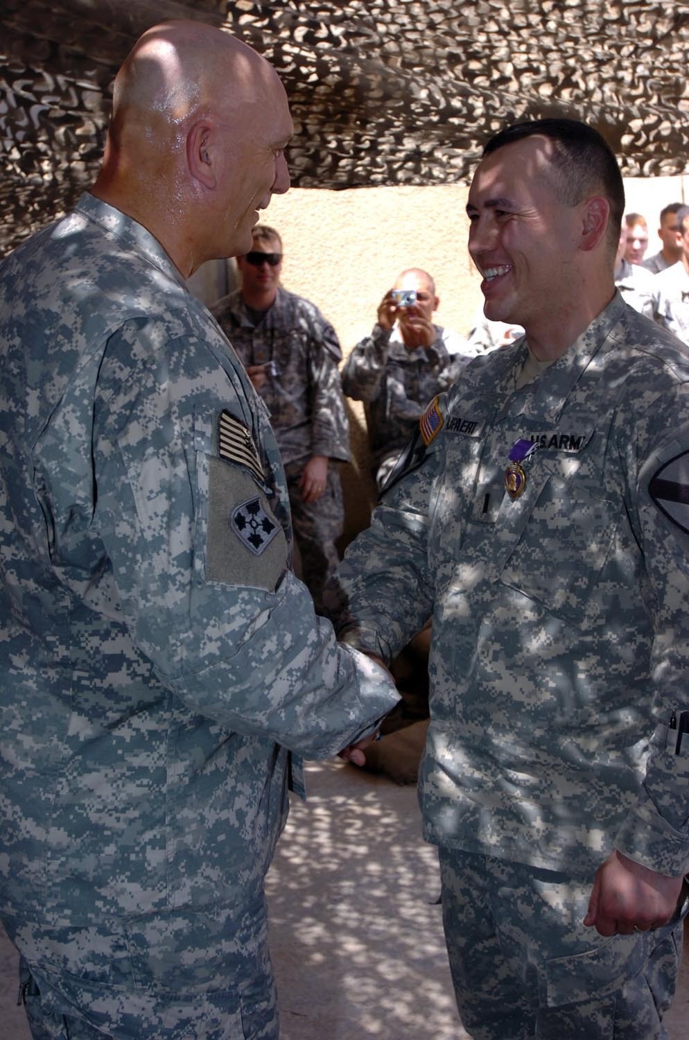 MNC-I Commander Awards Purple Hearts to Soldiers in Baqubah