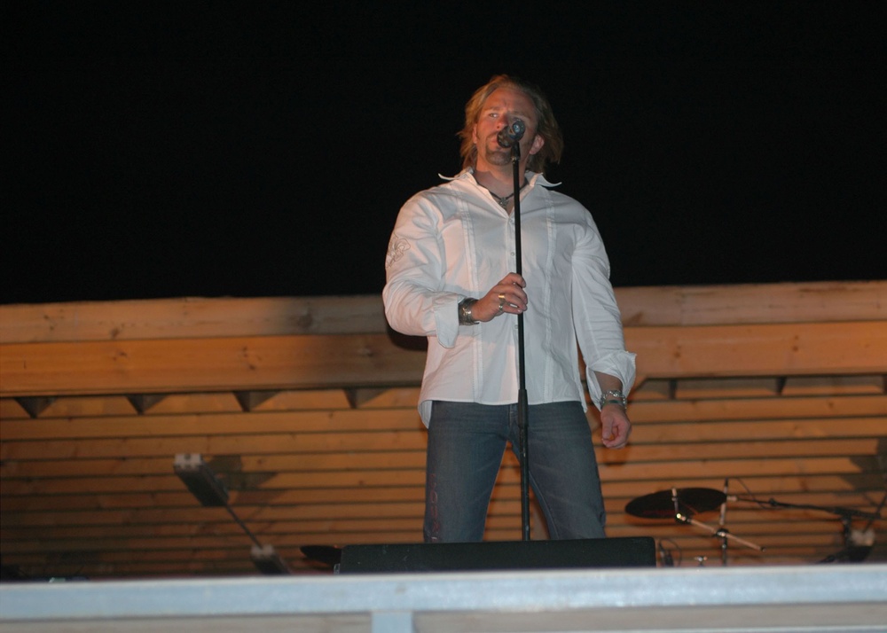 Country Music's 'Blue Eyed Bad Boy'