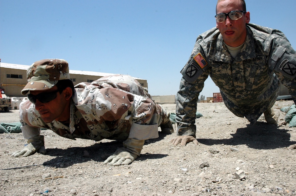 Iraqi Soldiers Participate in First Ever Advanced Infantry Course