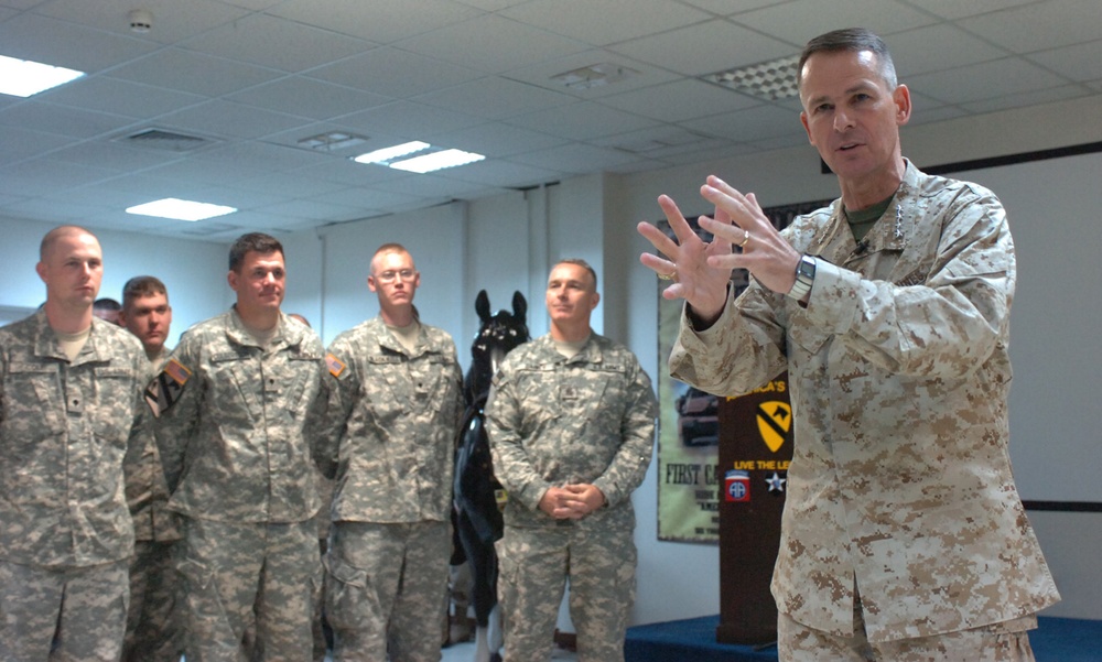 Chairman of the Joint Chiefs of Staff Thanks Soldiers Face-to-Face in Baghd