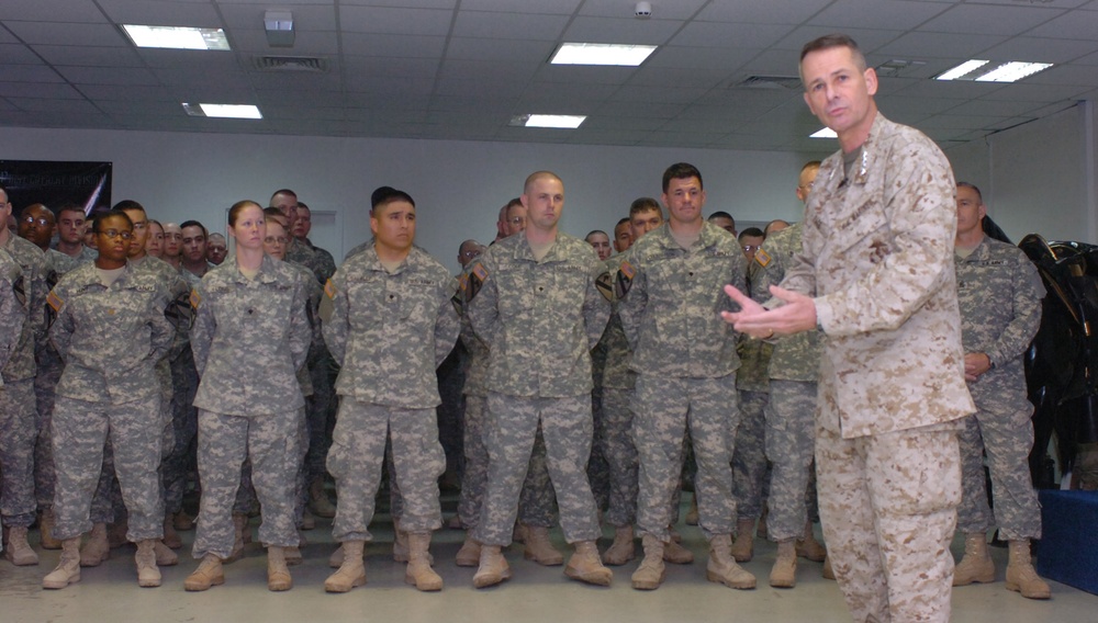 Chairman of the Joint Chiefs of Staff Thanks Soldiers Face-to-Face in Baghd