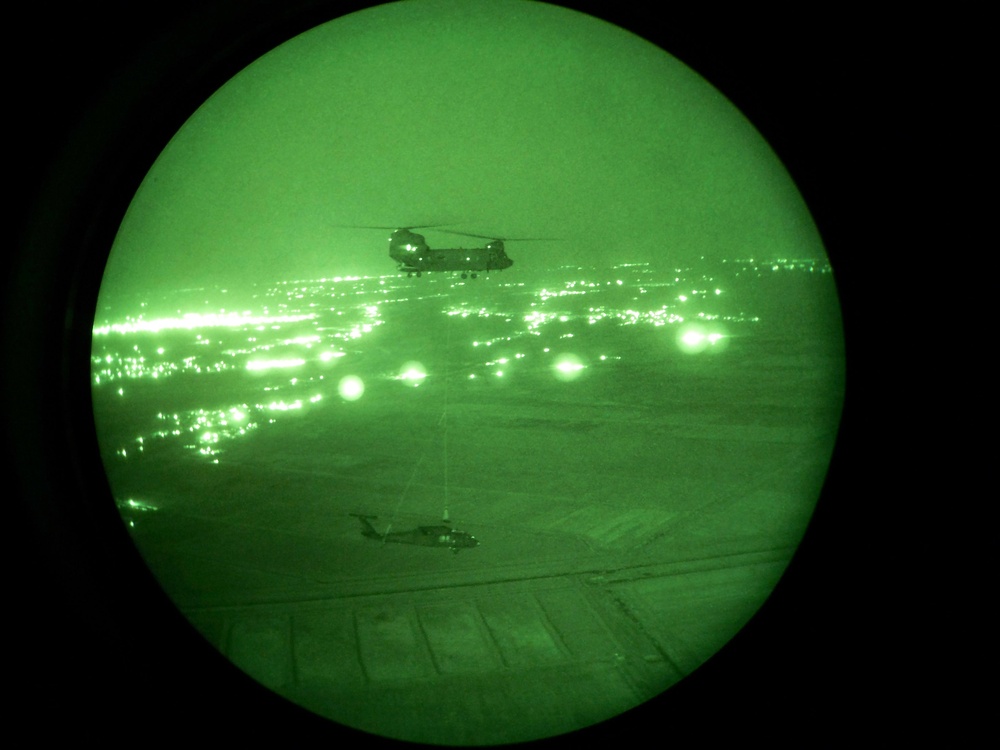 Chinook crews move, supply troops