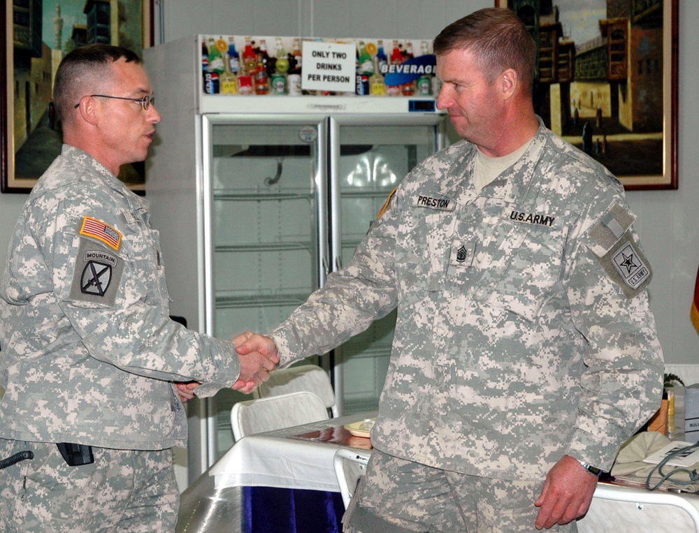 SMA Preston Visits Commando Soldiers in Iraq