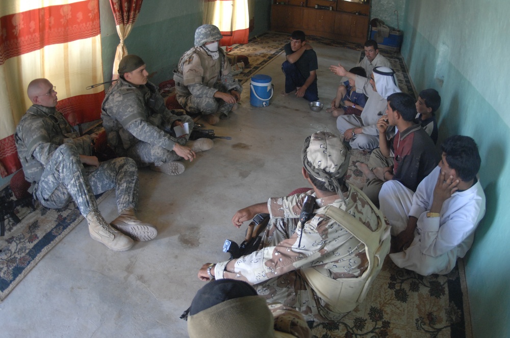 25th Infantry Soldiers Patrol Riyad, Iraq