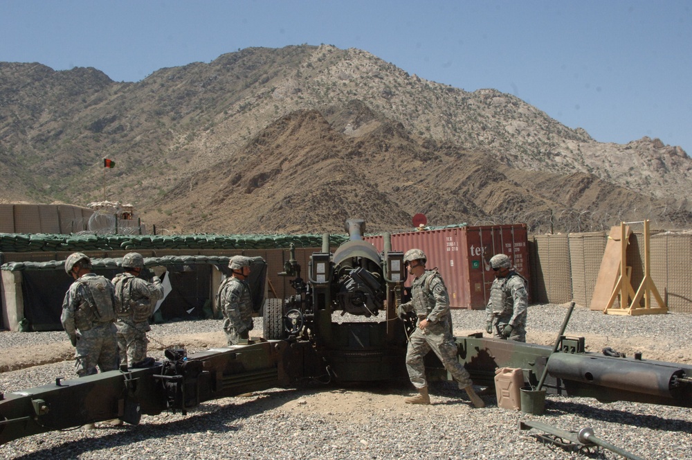 Airborne Howitzer Soldiers Keep Skills Sharp