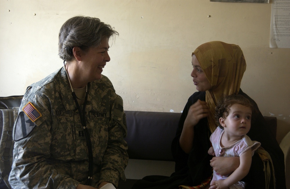 U.S., Iraqi Troops work together for community improvements