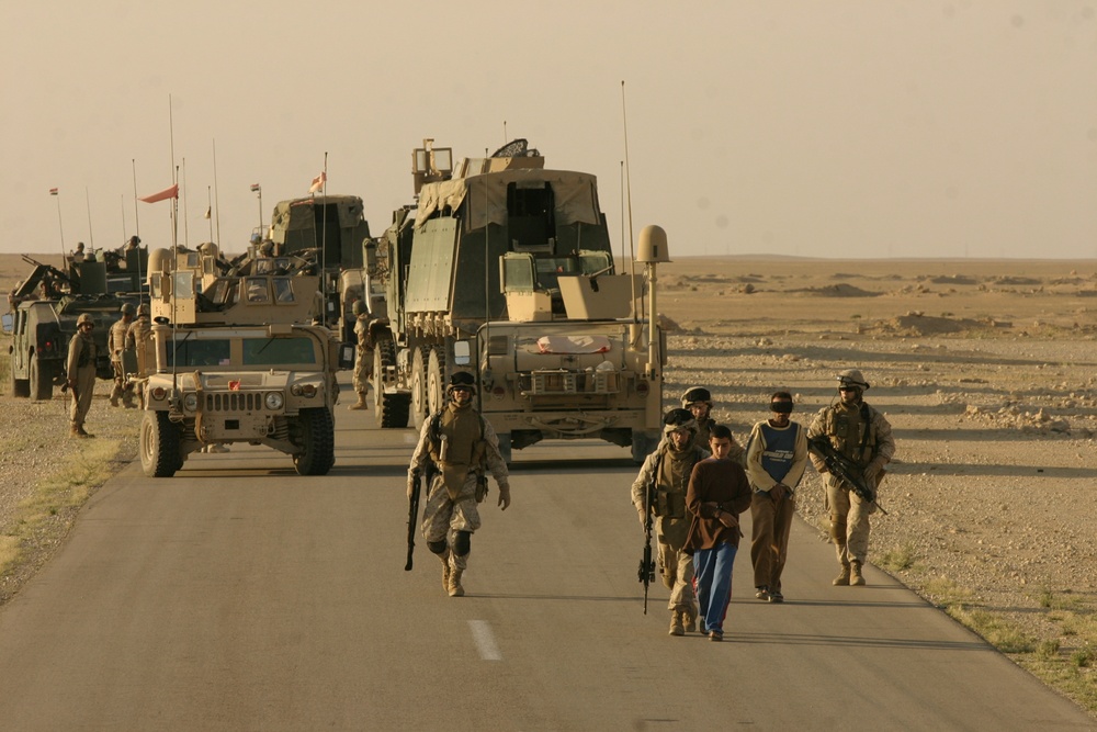 Marines Work With Iraqi Police