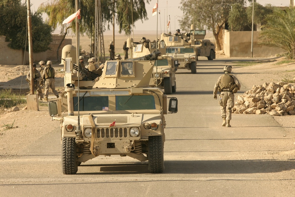 Marines Work With Iraqi Police