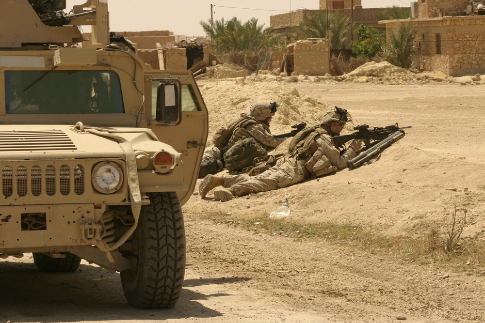 Marines Work With Iraqi Police