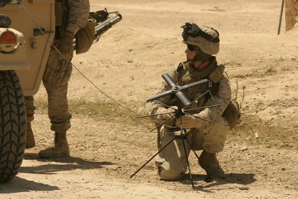 Marines Work With Iraqi Police