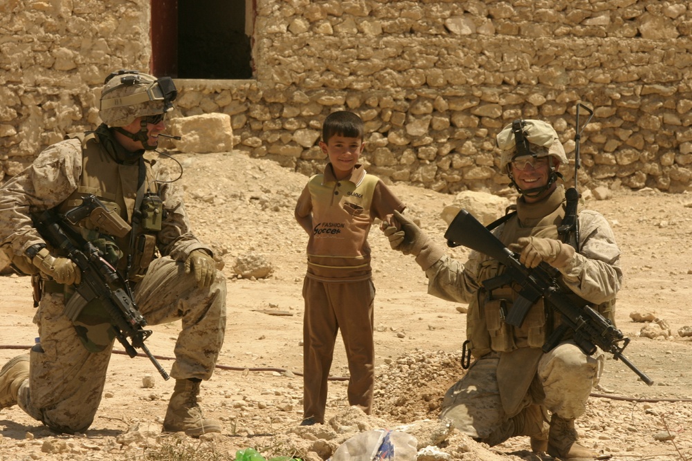 Marines Work With Iraqi Police