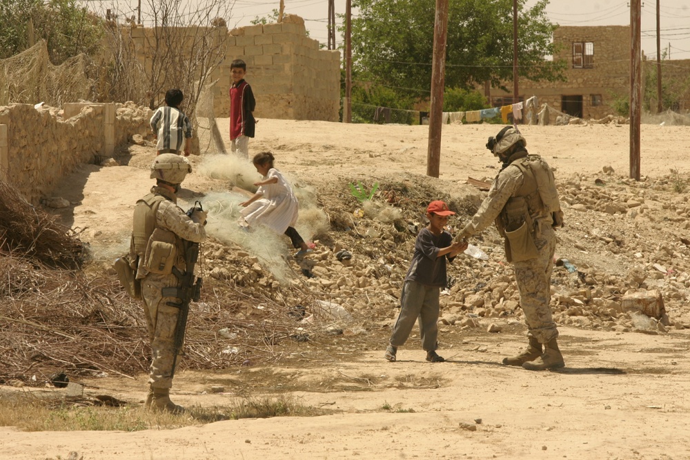 Marines Work With Iraqi Police