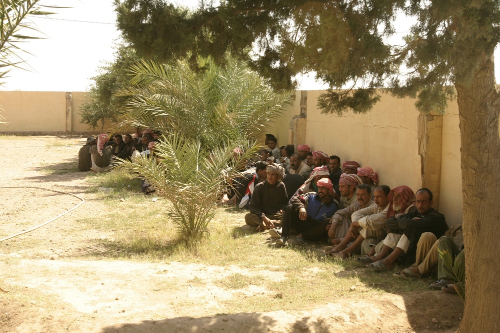 Marines Work With Iraqi Police