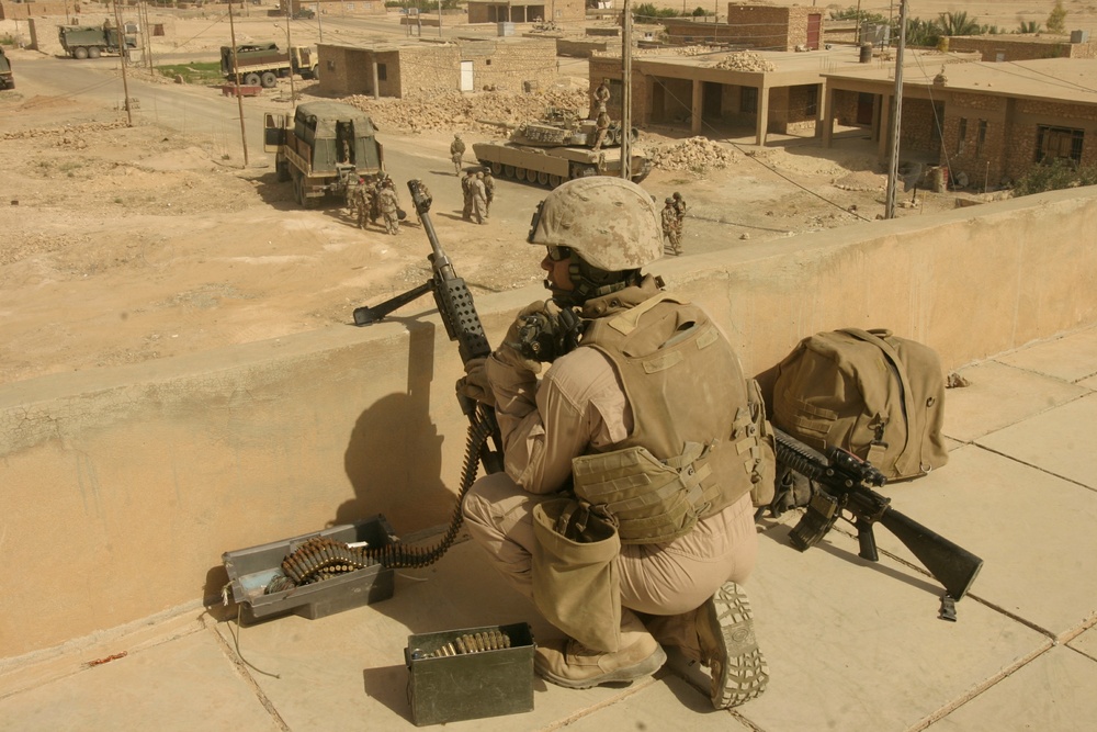 Marines Work With Iraqi Police