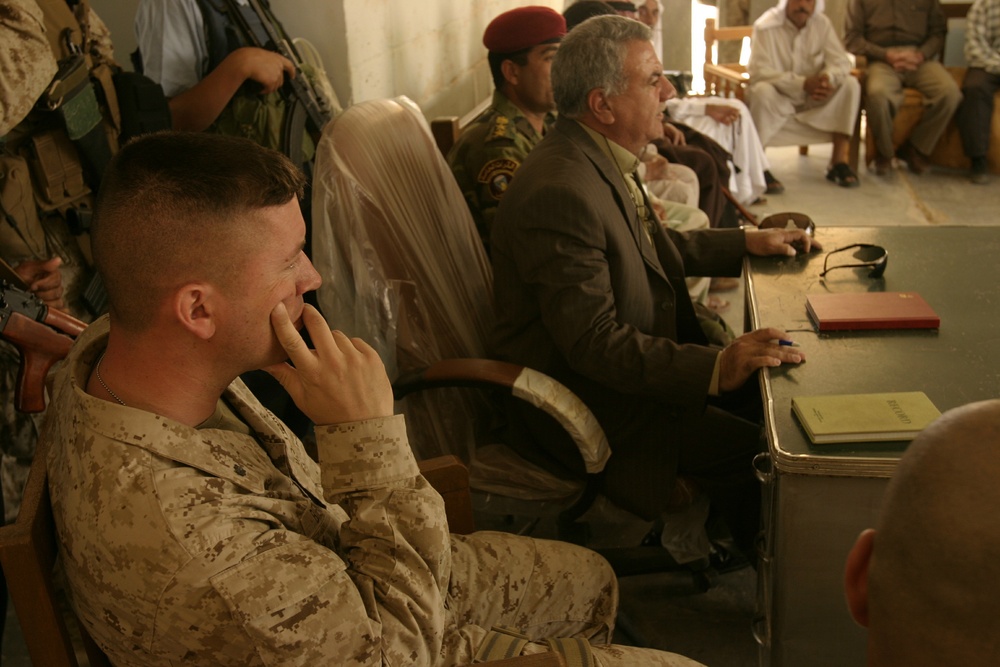 Marines Work With Iraqi Police