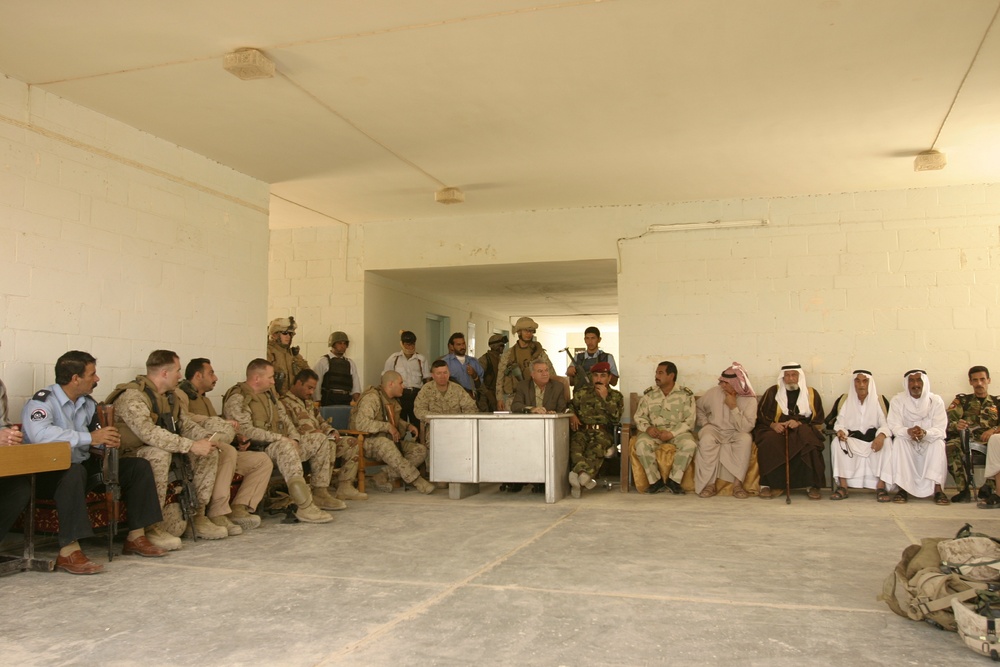 Marines Work With Iraqi Police