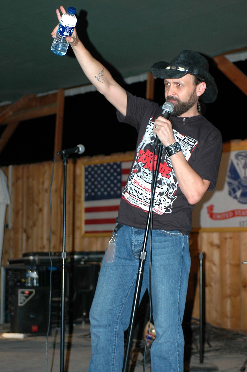 Comedians Serve Up Laughter for Service Members