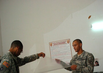 Soldiers Step Up, Support Units With Graphics