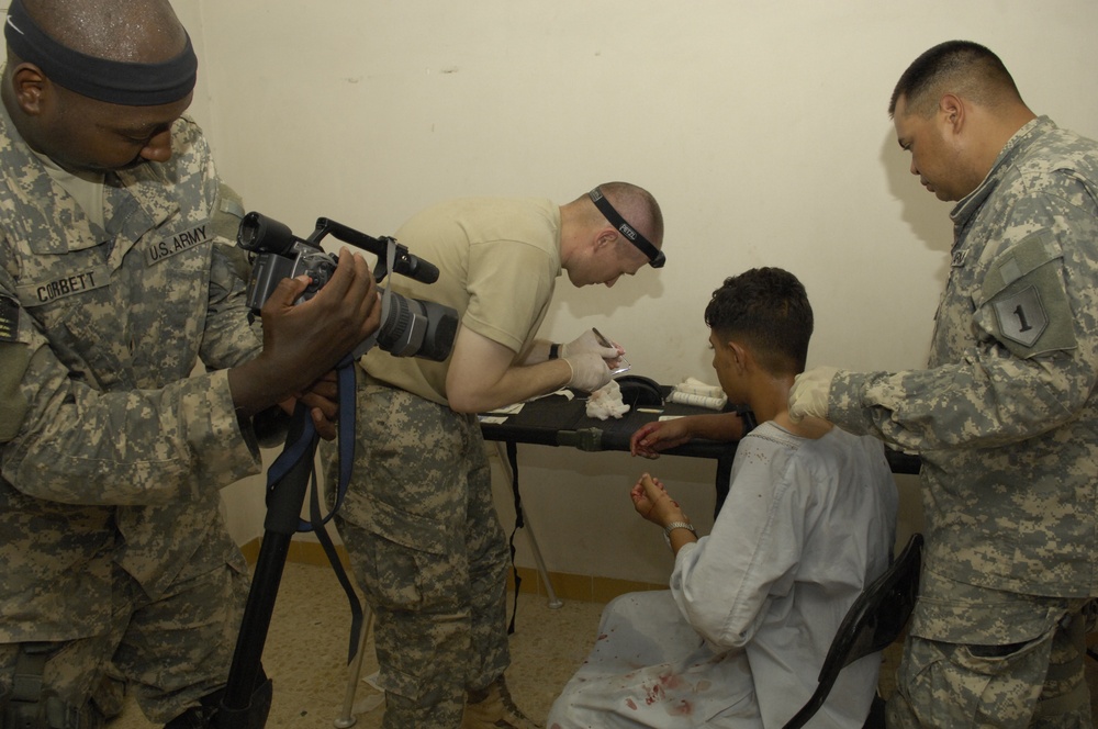 Soldiers With Iraqi Citizens