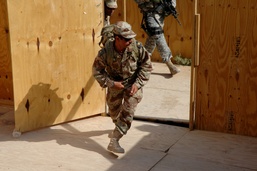 'Shoot House' Helps Iraqi Troops Train