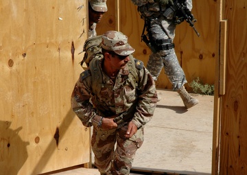 'Shoot House' Helps Iraqi Troops Train