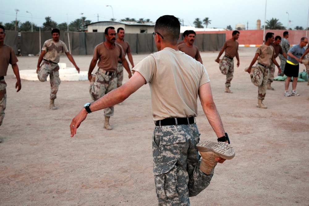 Physical Therapists Teach Iraqi Soldiers Physical Fitness