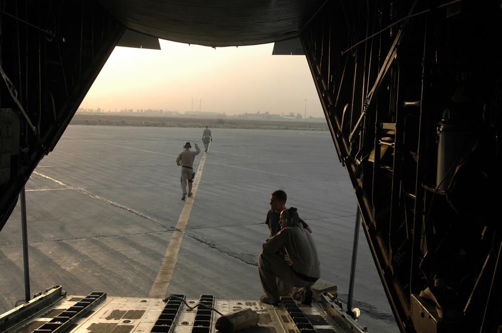 Loadmasters: a Night in the Life of C-130 'Mission Hackers'