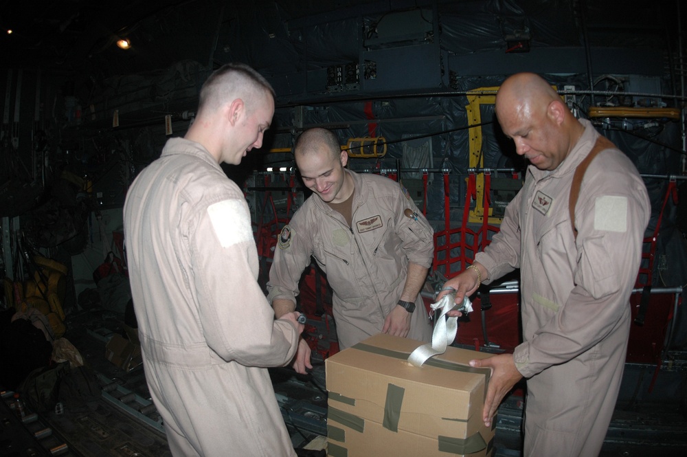 Loadmasters: a Night in the Life of C-130 'mission Hackers'