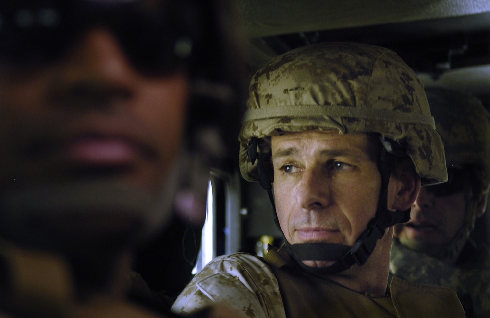 Gen. Pace Visits Troops in Ramadi
