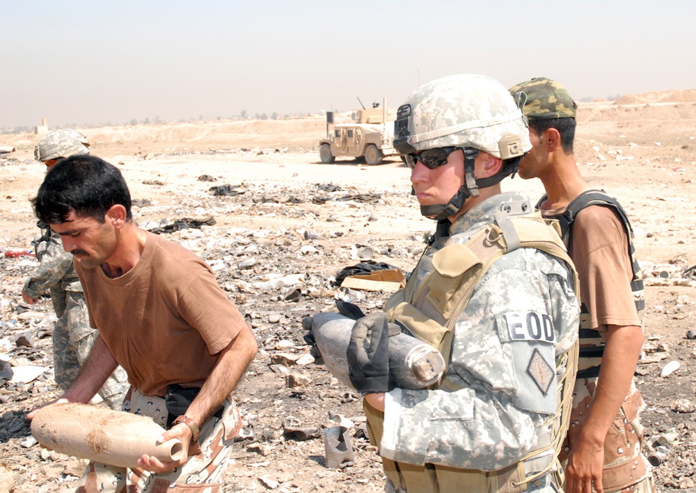 Iraqi explosive ordnance disposal unit progressing quickly