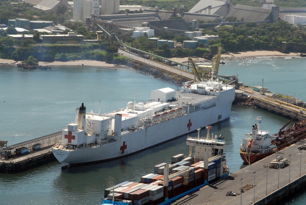 USNS Comfort Reaches El Salvador