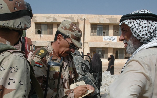 IA, Stryker leaders assess progress in Baqubah