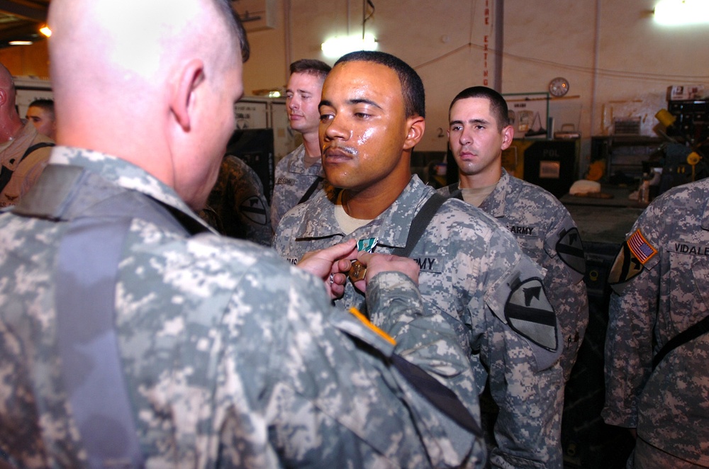 Air Cavalry 'Rocket Men' Honored for Valor