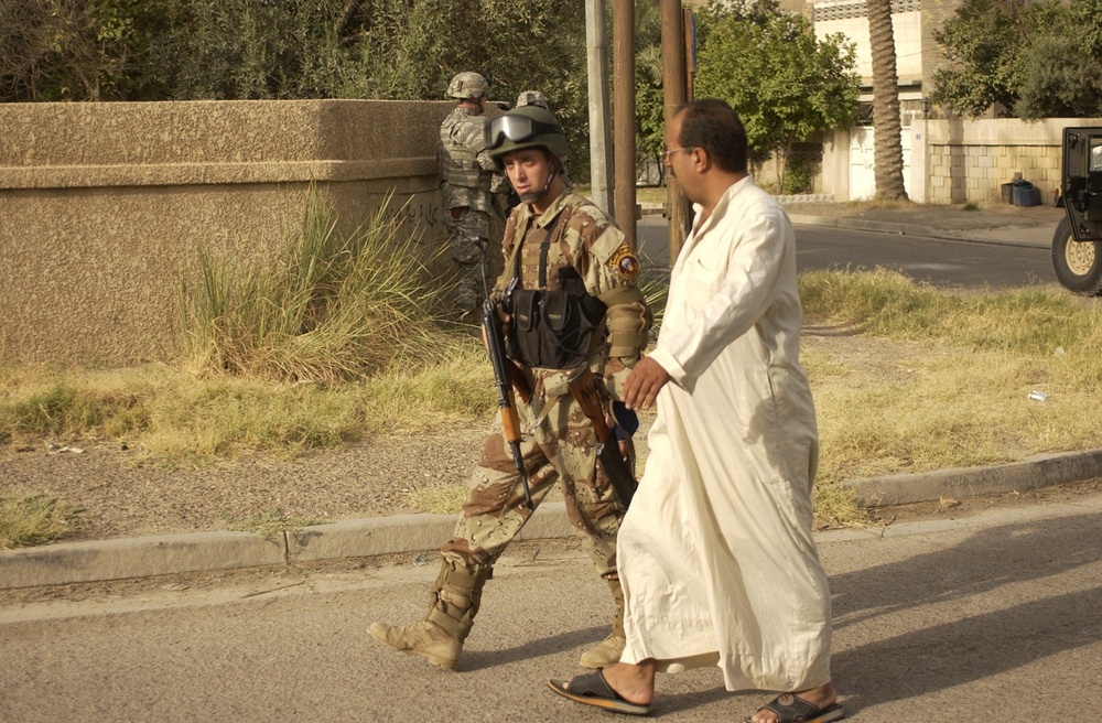 Search for weapon caches in Al Mansour