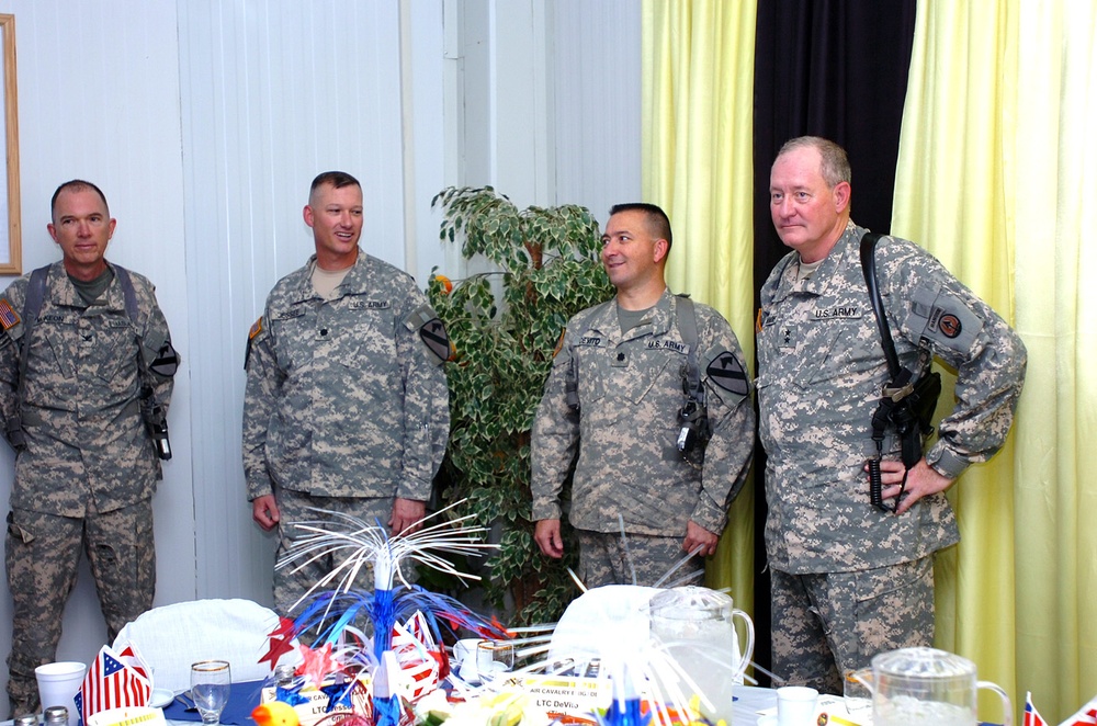 General visits Air Cav