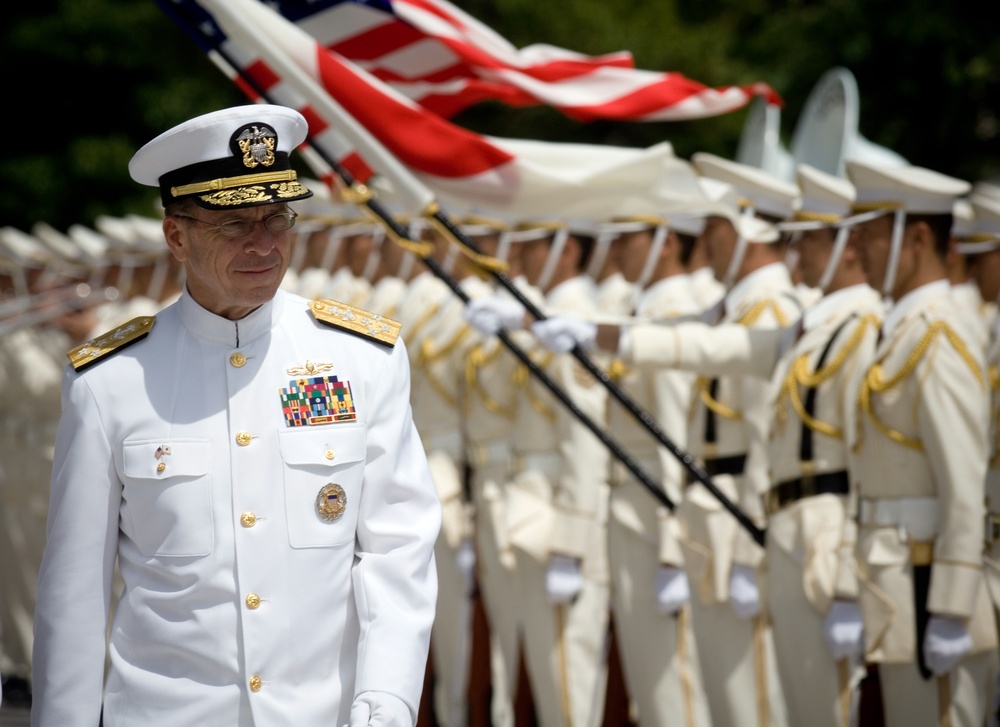 Chief of Naval Operations visits Japan