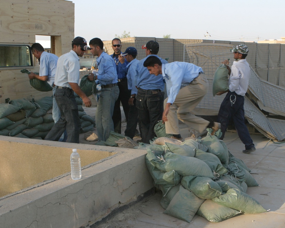 Marines, Iraqi Police Patrol Ramadi