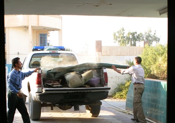Marines, Iraqi Police Patrol Ramadi