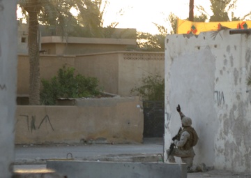 Marines, Iraqi Police Patrol Ramadi