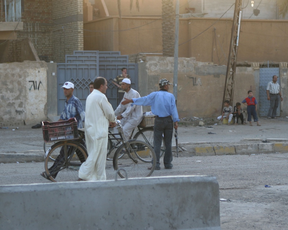 Marines, Iraqi Police Patrol Ramadi