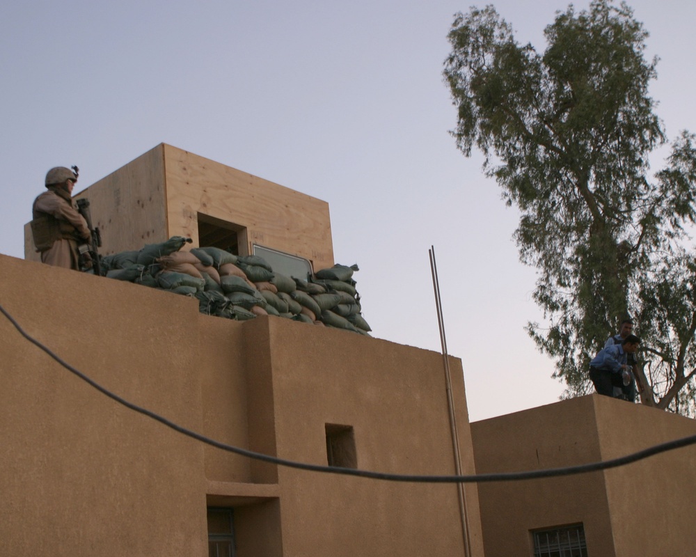 Marines, Iraqi Police Patrol Ramadi