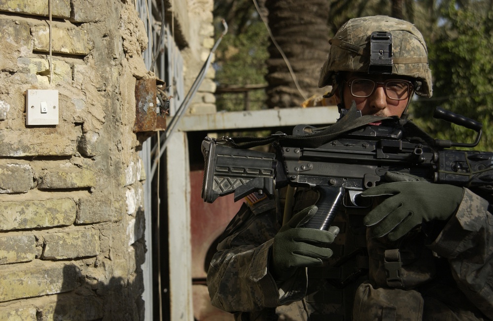 Soldiers on Patrol in Baqubah