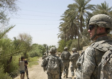 Soldiers on Patrol in Baqubah