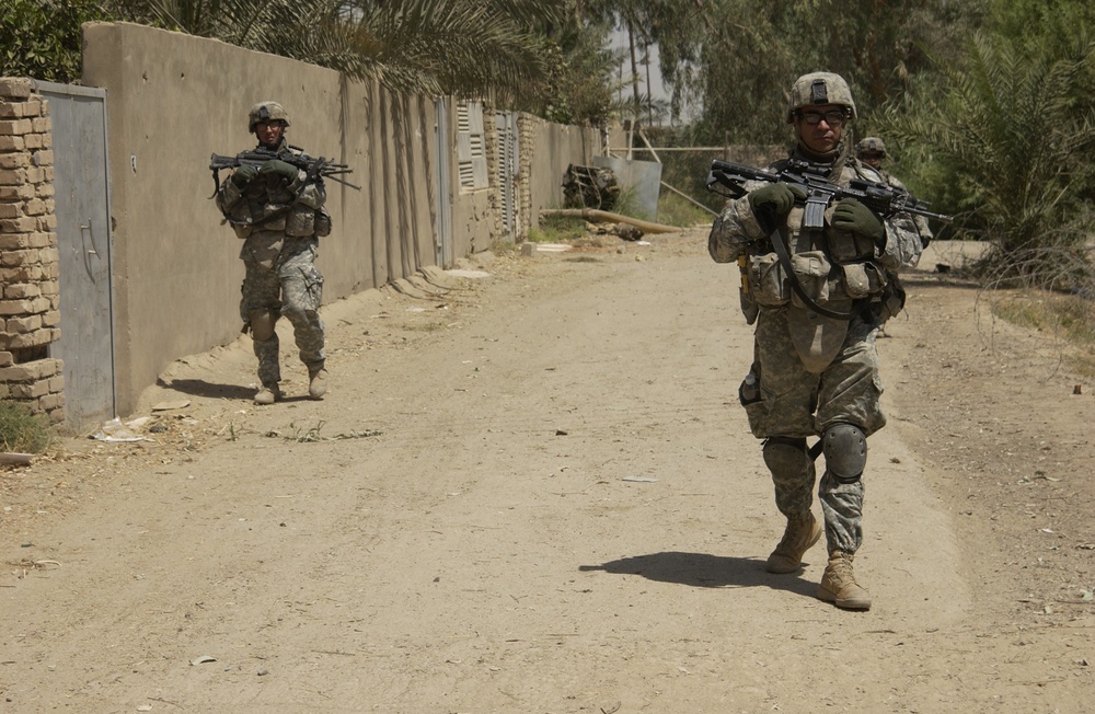 Soldiers on Patrol in Baqubah