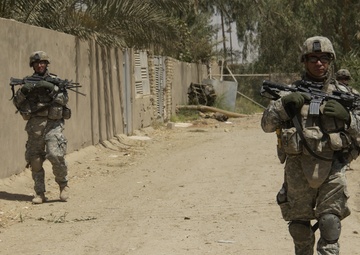 Soldiers on Patrol in Baqubah