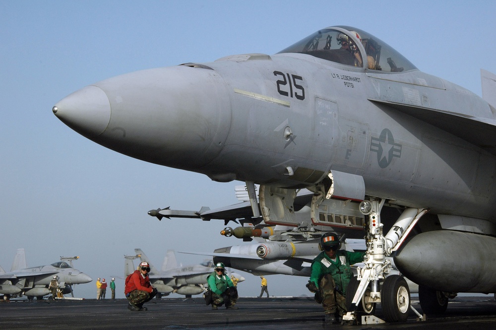 Aviation Boatswain's on Deck