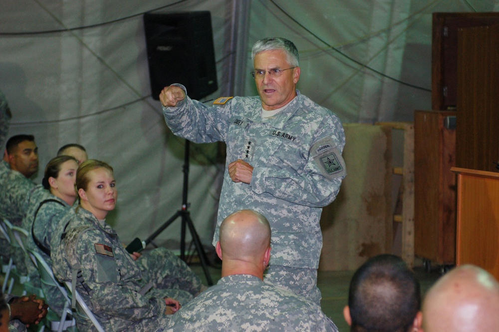 Top US Army General Visits Camp Eggers