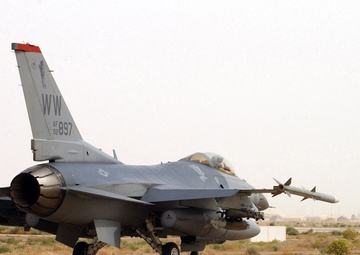 F-16CJ Taxis Toward the Flight Line