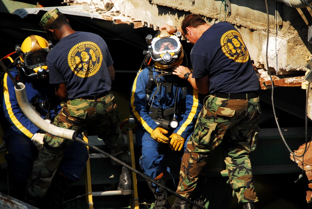 Navy at I-35 Bridge Collapse